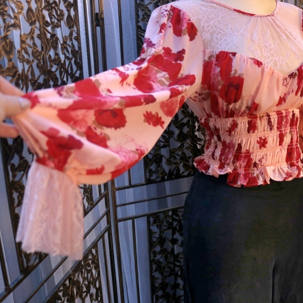 Free People Daphne Blouse in Romantic color, Size XS, Valentine's day - Picture 3 of 6